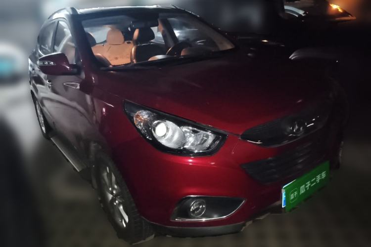 Used Hyundai ix35 2010 2.0L Automatic Two-Wheel Drive Elite Edition GLS Front Right 45 Deg