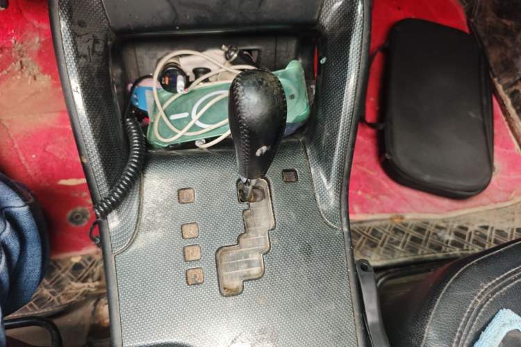 Used Hyundai ix35 2010 2.0L Automatic Two-Wheel Drive Elite Edition GLS Gear Lever