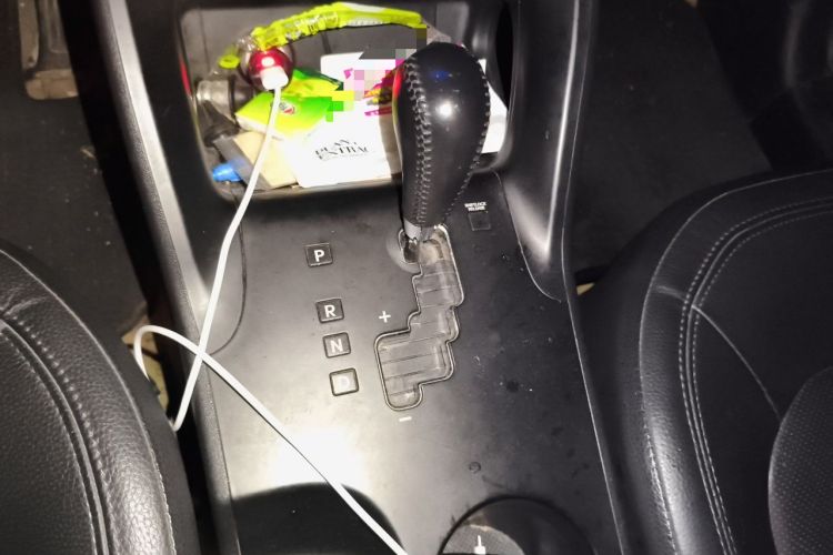 Used Hyundai ix35 2010 2.0L Automatic Two-Wheel Drive Elite Edition GLS Gear Lever