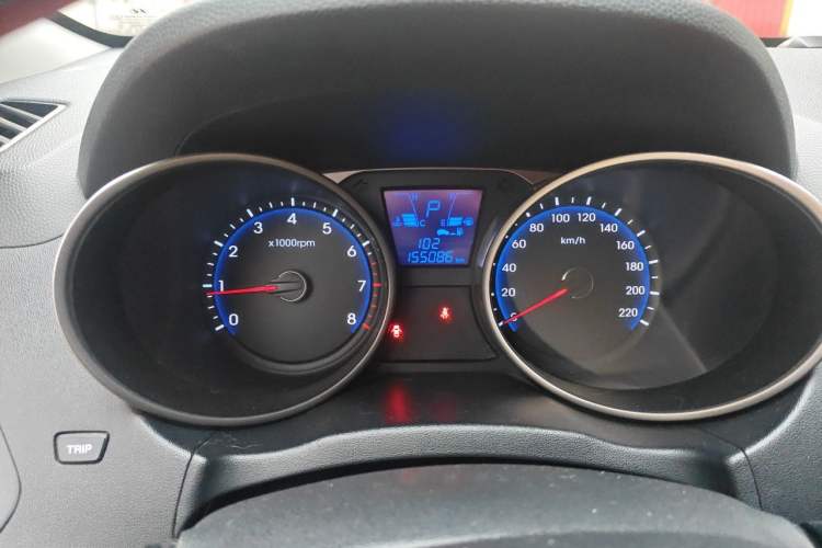 Used Hyundai ix35 2010 2.0L Automatic 4x4 Premium GLS Trim Instrument Cluster