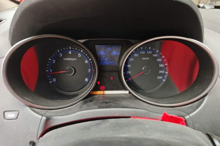 Used Hyundai ix35 2010 2.0L Automatic Two-Wheel Drive Elite Edition GLS Instrument Cluster