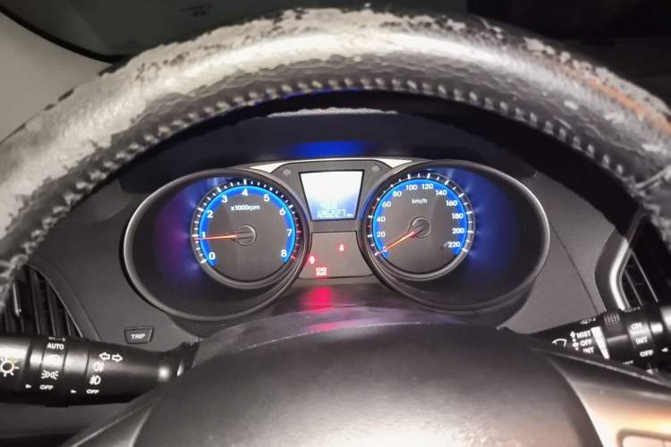 Used Hyundai ix35 2010 2.0L Automatic Two-Wheel Drive Elite Edition GLS Instrument Cluster