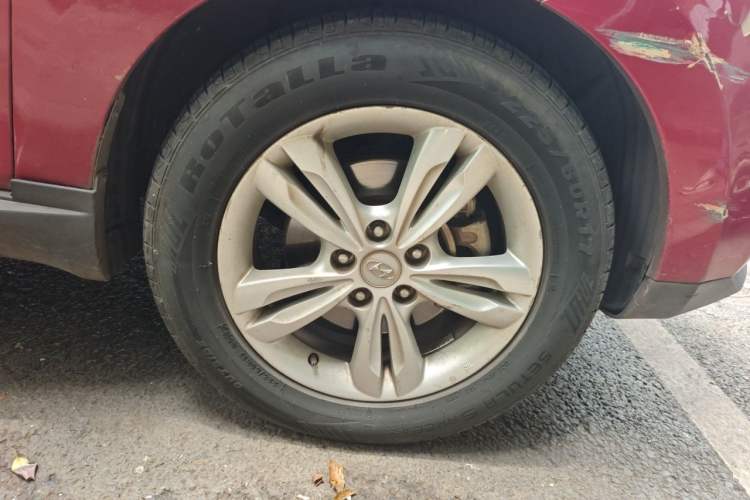 Used Hyundai ix35 2010 2.0L Automatic Two-Wheel Drive Elite Edition GLS Right Front Wheel Hub