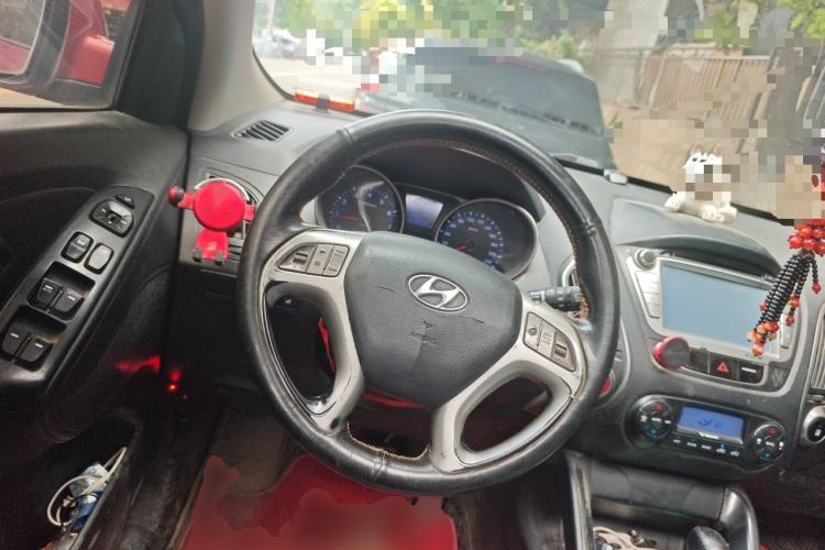 Used Hyundai ix35 2010 2.0L Automatic Two-Wheel Drive Elite Edition GLS Steering Wheel