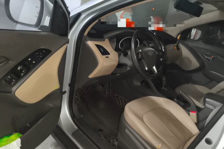 Used Hyundai ix35 2010 2.0L Automatic Two-Wheel Drive Elite Edition GLS Driver Seat