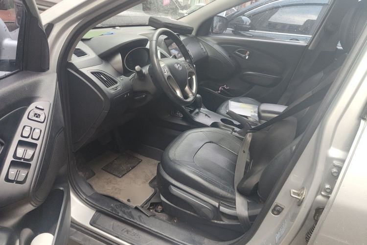 Used Hyundai ix35 2010 2.0L Automatic Two-Wheel Drive Elite Edition GLS Driver Seat