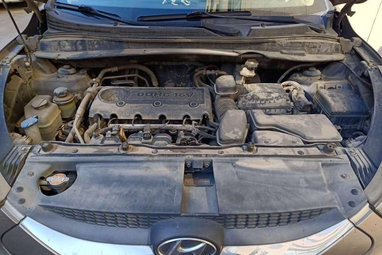 Used Hyundai ix35 2010 2.0L Automatic Two-Wheel Drive Elite Edition GLS Engine Bay