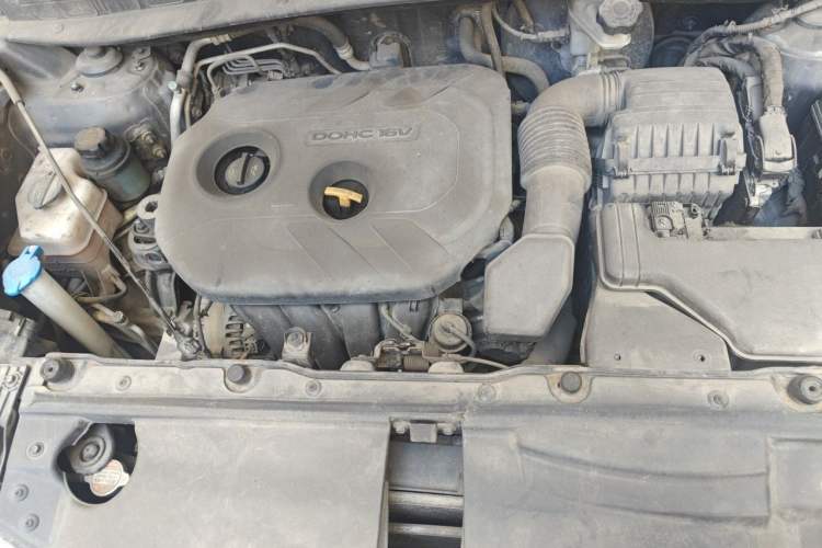 Used Hyundai ix35 2010 2.0L Automatic Two-Wheel Drive Elite Edition GLS Engine Bay