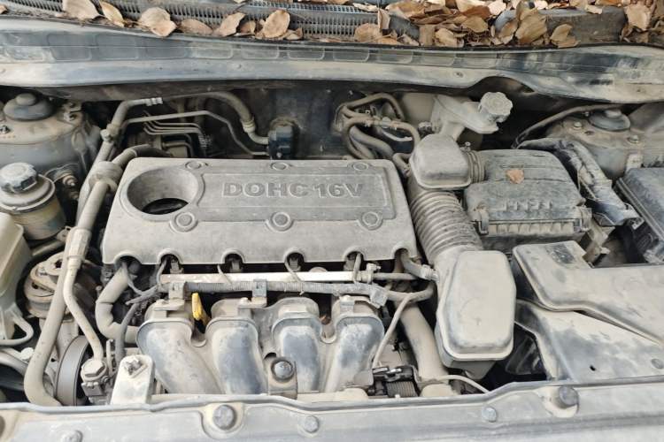 Used Hyundai ix35 2010 2.0L Automatic Two-Wheel Drive Elite Edition GLS Engine Bay