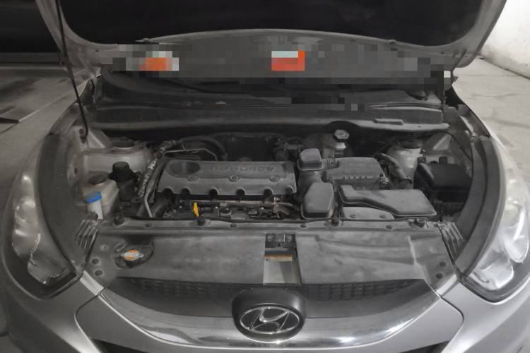 Used Hyundai ix35 2010 2.0L Automatic Two-Wheel Drive Elite Edition GLS Engine Bay