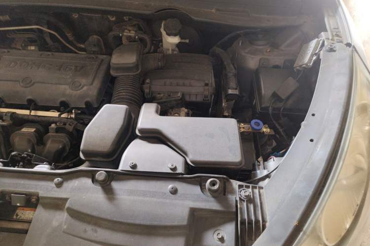 Used Hyundai ix35 2010 2.0L Automatic Two-Wheel Drive Elite Edition GLS Engine Bay Left