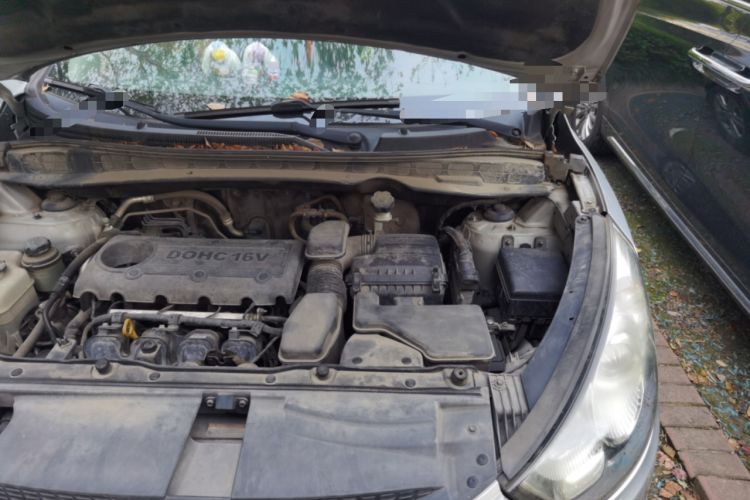 Used Hyundai ix35 2010 2.0L Automatic Two-Wheel Drive Elite Edition GLS Engine Bay Left