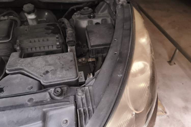Used Hyundai ix35 2010 2.0L Automatic Two-Wheel Drive Elite Edition GLS Engine Bay Left