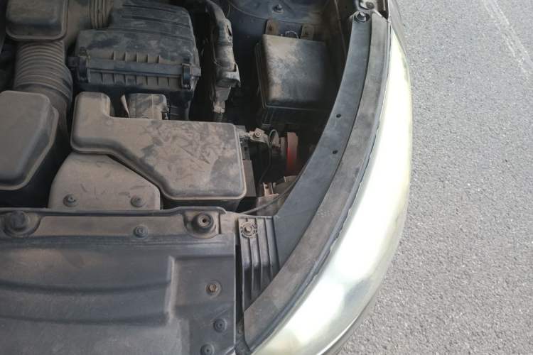 Used Hyundai ix35 2010 2.0L Automatic Two-Wheel Drive Elite Edition GLS Engine Bay Left