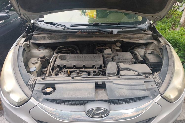 Used Hyundai ix35 2010 2.4L Automatic 2WD Prestige GLS Trim Engine Bay