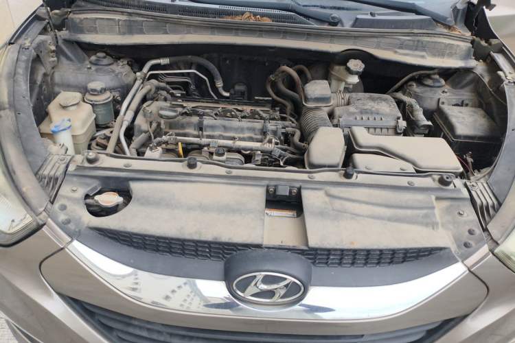 Used Hyundai ix35 2010 2.0L Automatic Two-Wheel Drive Elite Edition GLS Engine Bay