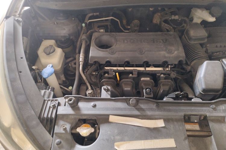 Used Hyundai ix35 2010 2.0L Automatic Two-Wheel Drive Elite Edition GLS Engine Bay Right