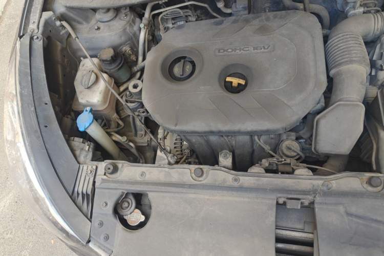 Used Hyundai ix35 2010 2.0L Automatic Two-Wheel Drive Elite Edition GLS Engine Bay Right