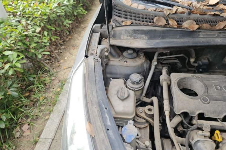 Used Hyundai ix35 2010 2.0L Automatic Two-Wheel Drive Elite Edition GLS Engine Bay Right