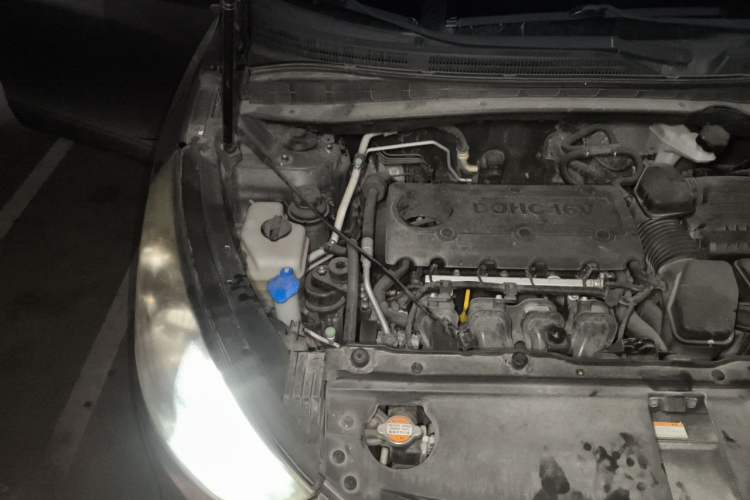Used Hyundai ix35 2010 2.0L Automatic Two-Wheel Drive New Edition GL Engine Bay Right