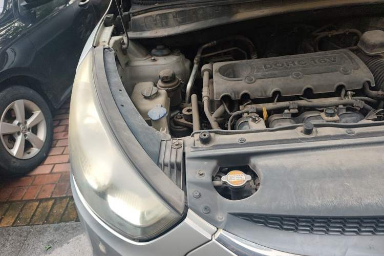 Used Hyundai ix35 2010 2.4L Automatic 2WD Prestige GLS Trim Engine Bay Right