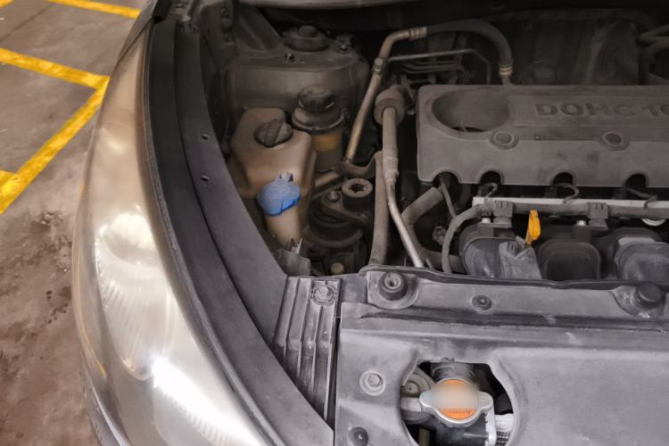 Used Hyundai ix35 2010 2.0L Automatic Two-Wheel Drive Elite Edition GLS Engine Bay Right