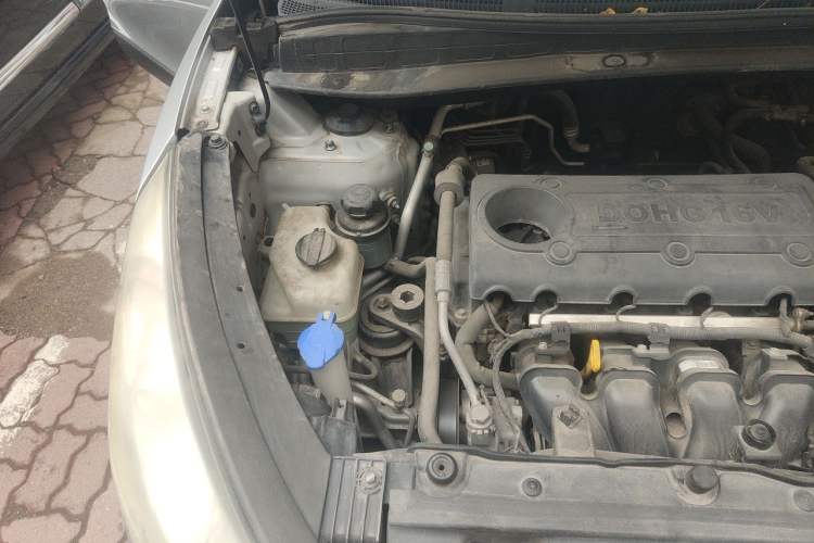 Used Hyundai ix35 2010 2.0L Automatic Two-Wheel Drive Elite Edition GLS Engine Bay Right
