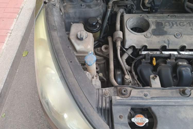 Used Hyundai ix35 2010 2.0L Automatic Two-Wheel Drive Elite Edition GLS Engine Bay Right