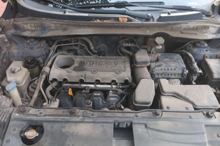 Used Hyundai ix35 2010 2.0L Automatic Two-Wheel Drive Elite Edition GLS Engine Bay