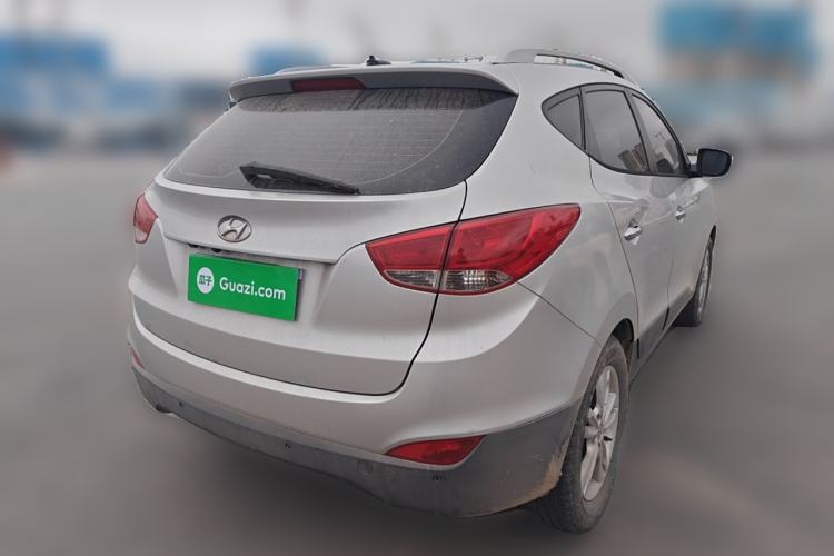 Used Hyundai ix35 2010 2.4L Automatic 4x4 GLS Navigation Edition Exterior 5