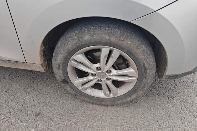Used Hyundai ix35 2010 2.4L Automatic 4x4 GLS Navigation Edition Exterior 7