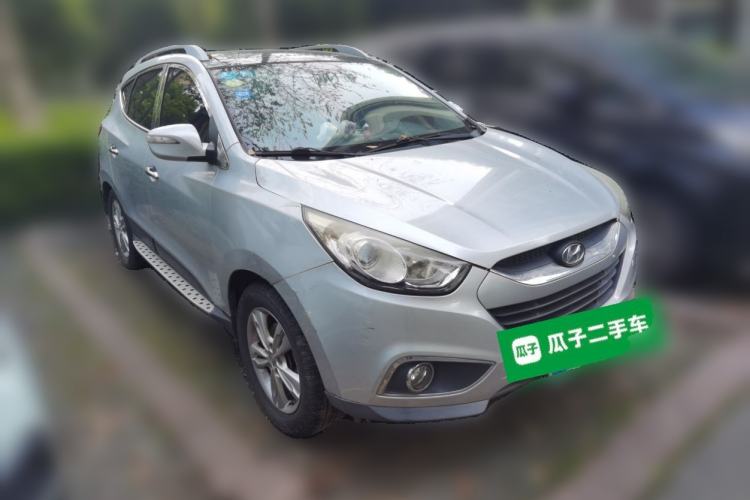 Used Hyundai ix35 2010 2.0L Automatic Two-Wheel Drive Elite Edition GLS Front Right 45 Deg