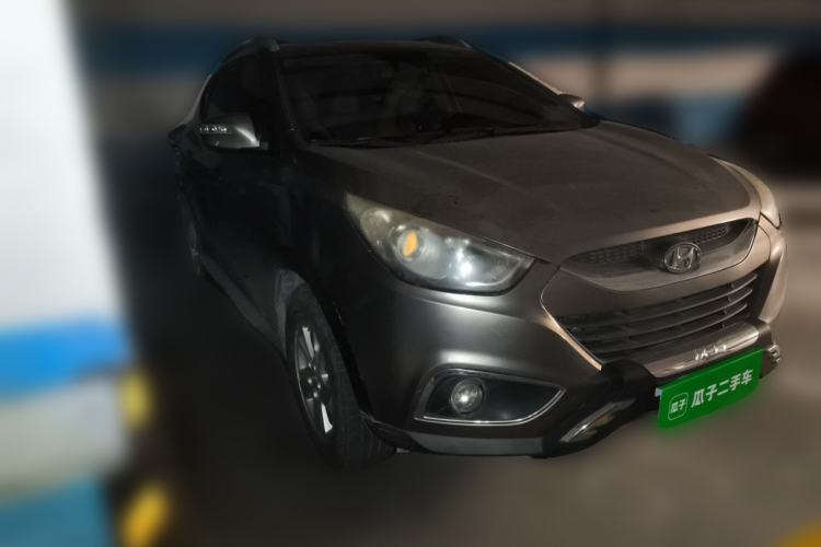 Used Hyundai ix35 2010 2.0L Automatic Two-Wheel Drive New Edition GL Front Right 45 Deg