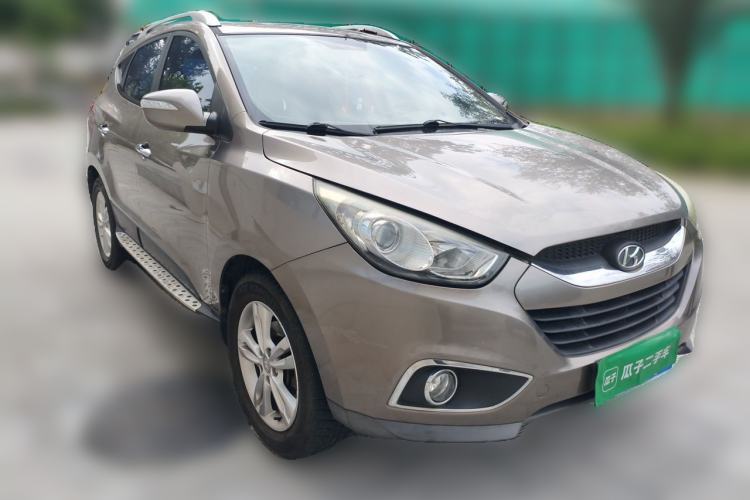 Used Hyundai ix35 2010 2.0L Automatic Two-Wheel Drive Elite Edition GLS Front Right 45 Deg