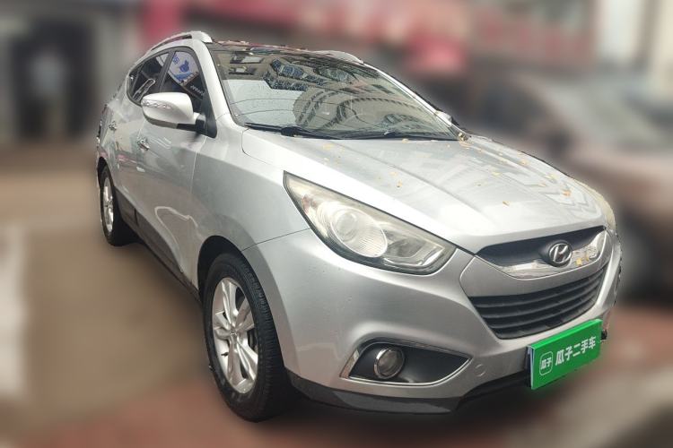Used Hyundai ix35 2010 2.0L Automatic Two-Wheel Drive Elite Edition GLS Front Right 45 Deg