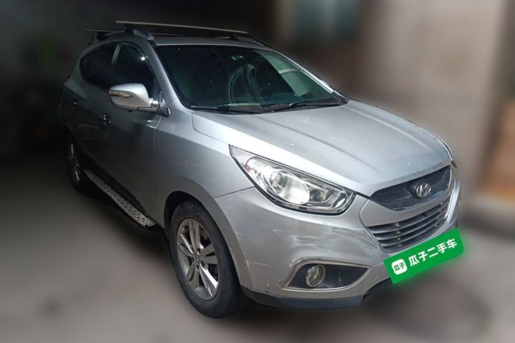 Used Hyundai ix35 2010 2.0L Automatic Two-Wheel Drive Elite Edition GLS Front Right 45 Deg