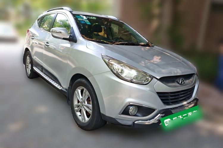 Used Hyundai ix35 2010 2.0L Automatic Two-Wheel Drive Elite Edition GLS Front Right 45 Deg