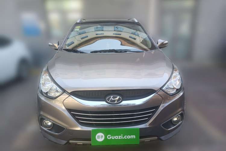 Used Hyundai ix35 2010 2.0L Automatic 4x4 Premium GLS Trim Front