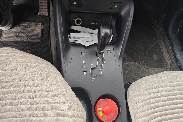 Used Hyundai ix35 2010 2.4L Automatic 4x4 GLS Navigation Edition Gear Lever