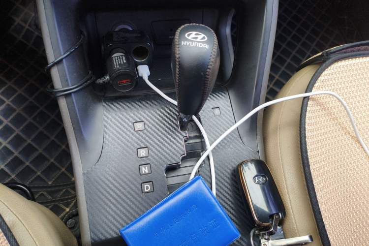Used Hyundai ix35 2010 2.0L Automatic Two-Wheel Drive Elite Edition GLS Gear Lever
