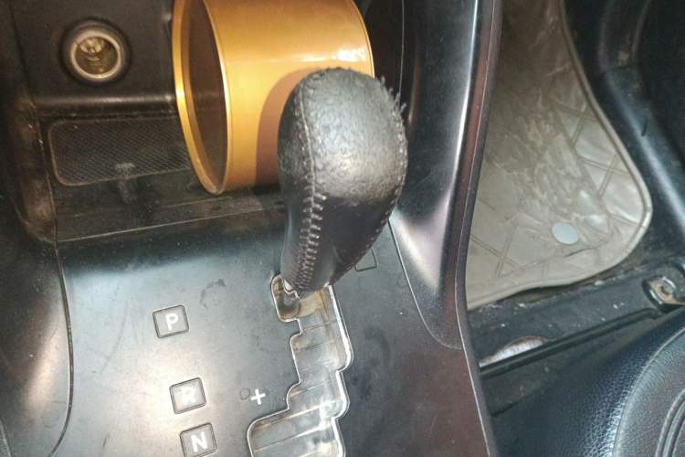 Used Hyundai ix35 2010 2.0L Automatic Two-Wheel Drive Elite Edition GLS Gear Lever