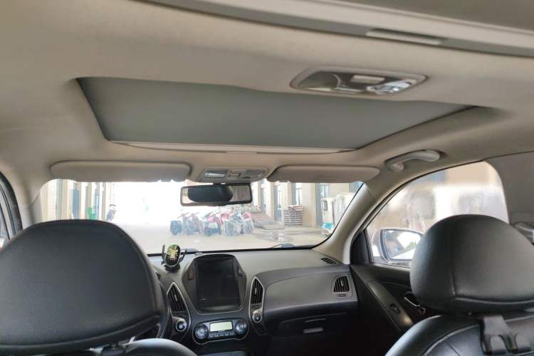 Used Hyundai ix35 2010 2.0L Automatic 4x4 Premium GLS Trim Headliner