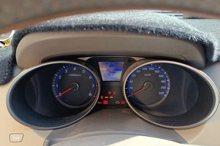 Used Hyundai ix35 2010 2.0L Automatic Two-Wheel Drive Elite Edition GLS Instrument Cluster