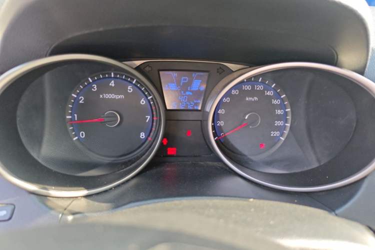 Used Hyundai ix35 2010 2.0L Automatic 4x4 Premium GLS Trim Instrument Cluster