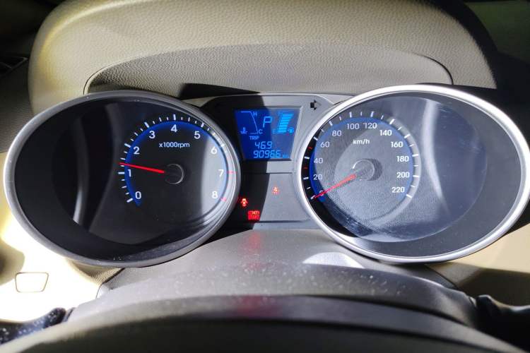 Used Hyundai ix35 2010 2.0L Automatic 4x4 Premium GLS Trim Instrument Cluster