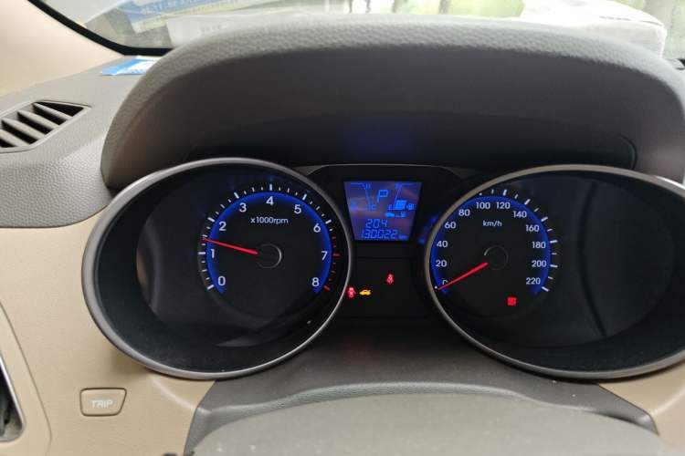 Used Hyundai ix35 2010 2.0L Automatic Two-Wheel Drive Elite Edition GLS Instrument Cluster