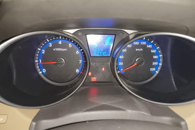 Used Hyundai ix35 2010 2.0L Automatic Two-Wheel Drive Elite Edition GLS Instrument Cluster