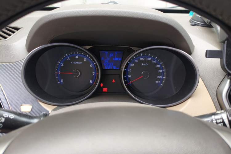 Used Hyundai ix35 2010 2.0L Automatic Two-Wheel Drive Elite Edition GLS Instrument Cluster