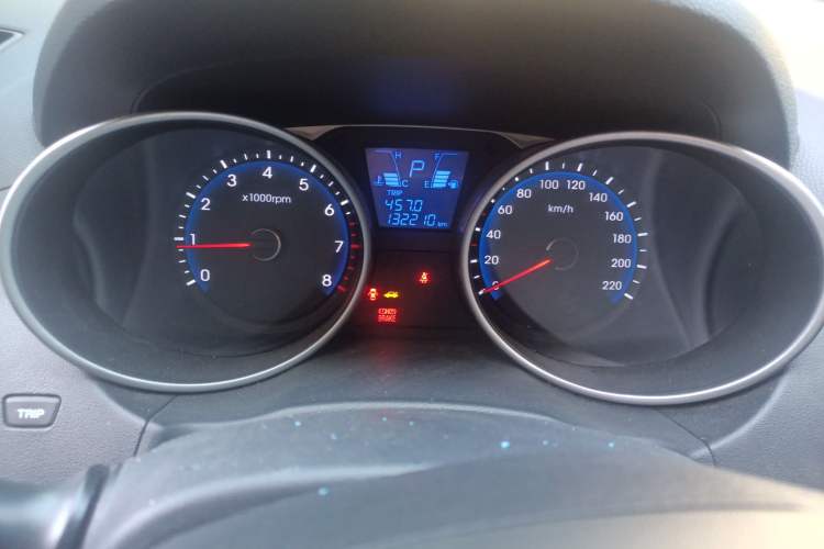 Used Hyundai ix35 2010 2.0L Automatic 4x4 Premium GLS Trim Instrument Cluster