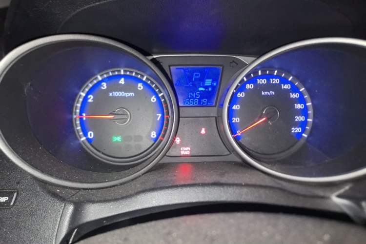 Used Hyundai ix35 2010 2.0L Automatic Two-Wheel Drive Elite Edition GLS Instrument Cluster